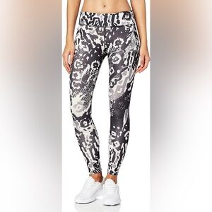 Nike Women's Black & White Patterned Leggings
